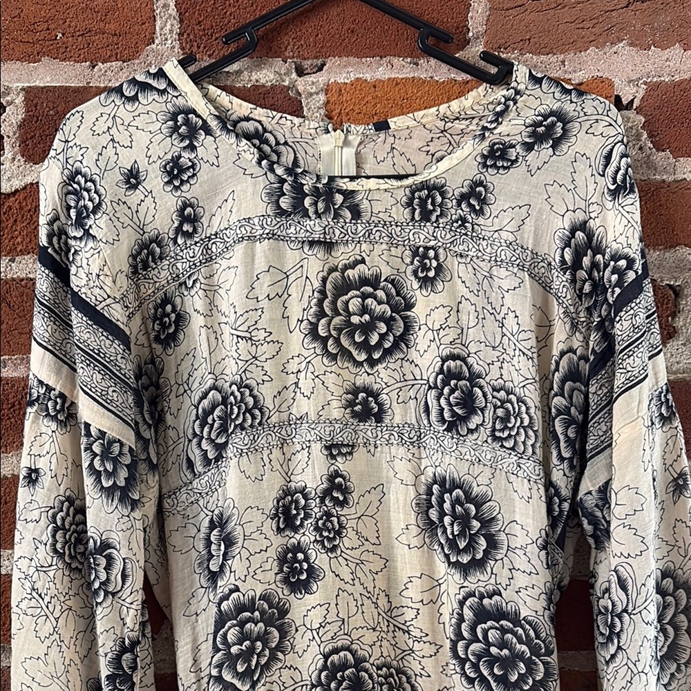 Vintage Cream and Blue Dress with 3/4 Sleeves and Crew Neck - Picture 2 of 7
